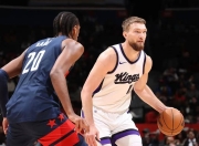 IM体育-穆古鲁扎在独行侠比赛中战术调整，重返赛场引发热议！